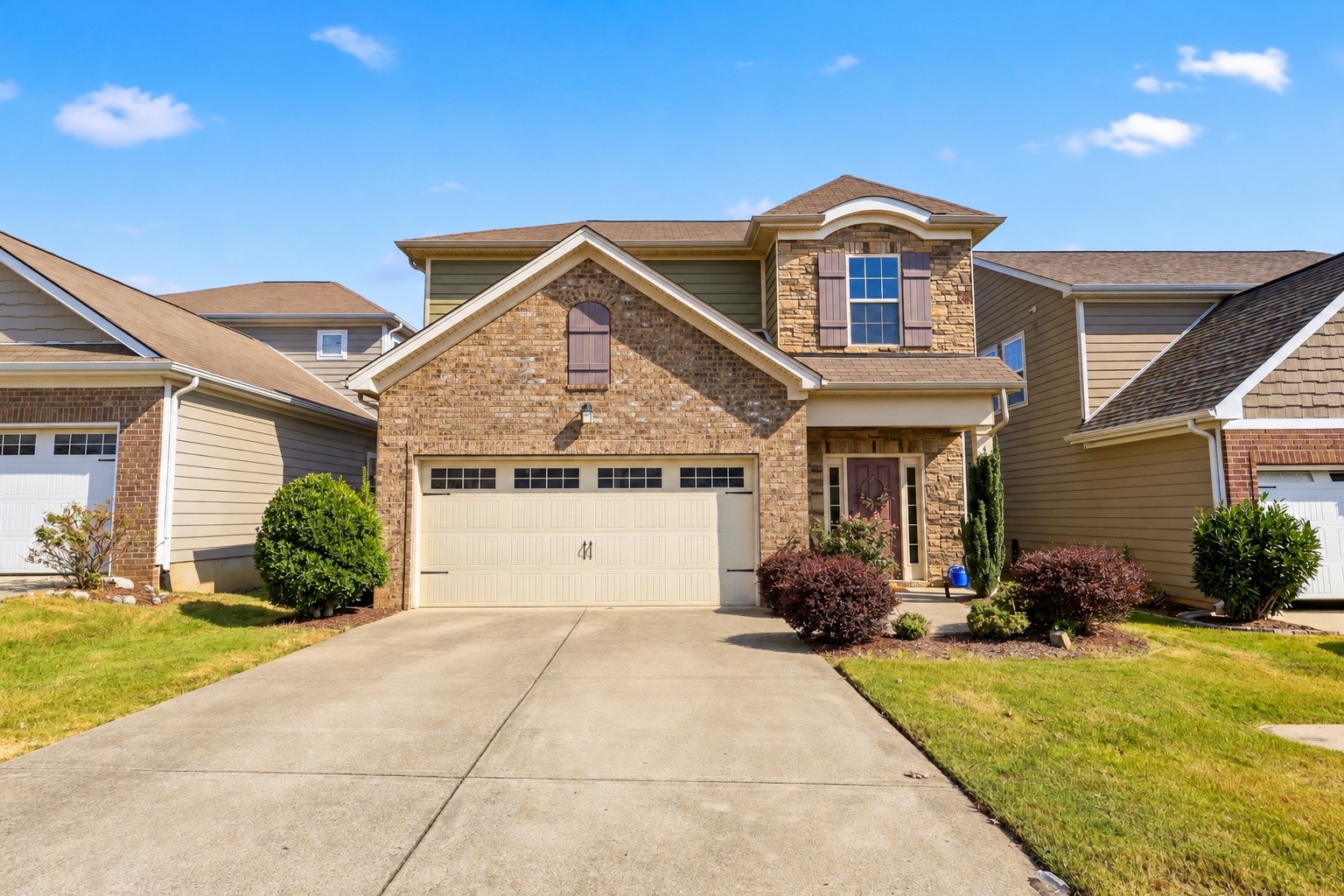 1025 Hemlock Dr