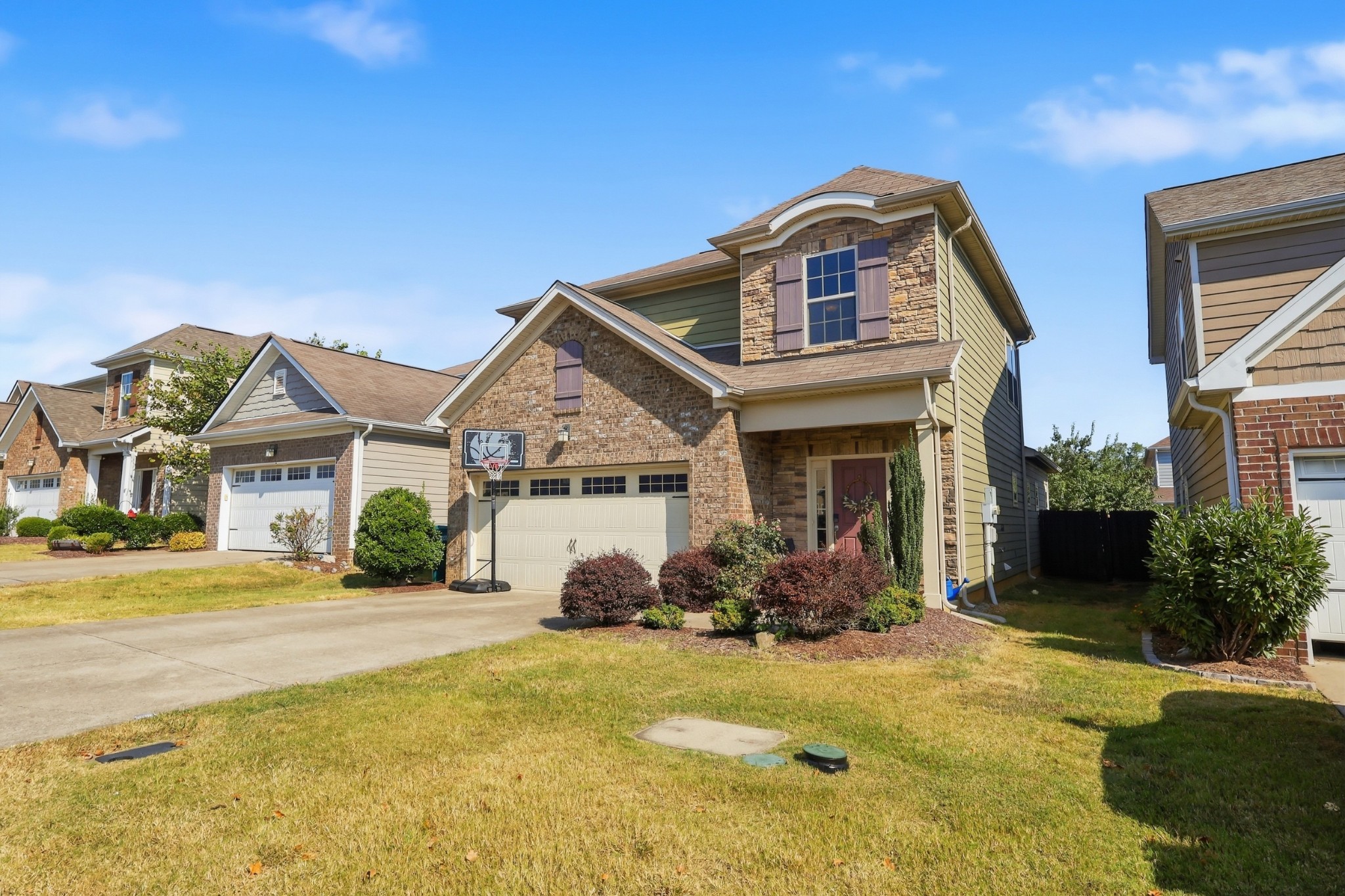 1025 Hemlock Dr