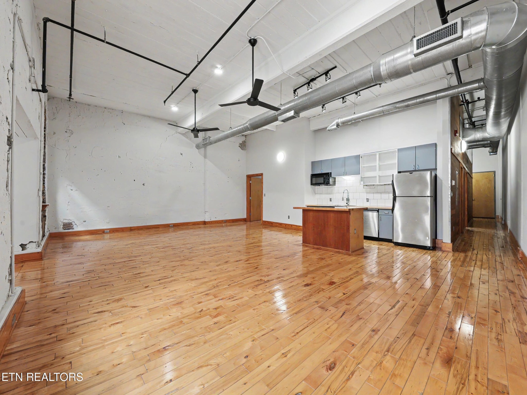 112 S Gay St
