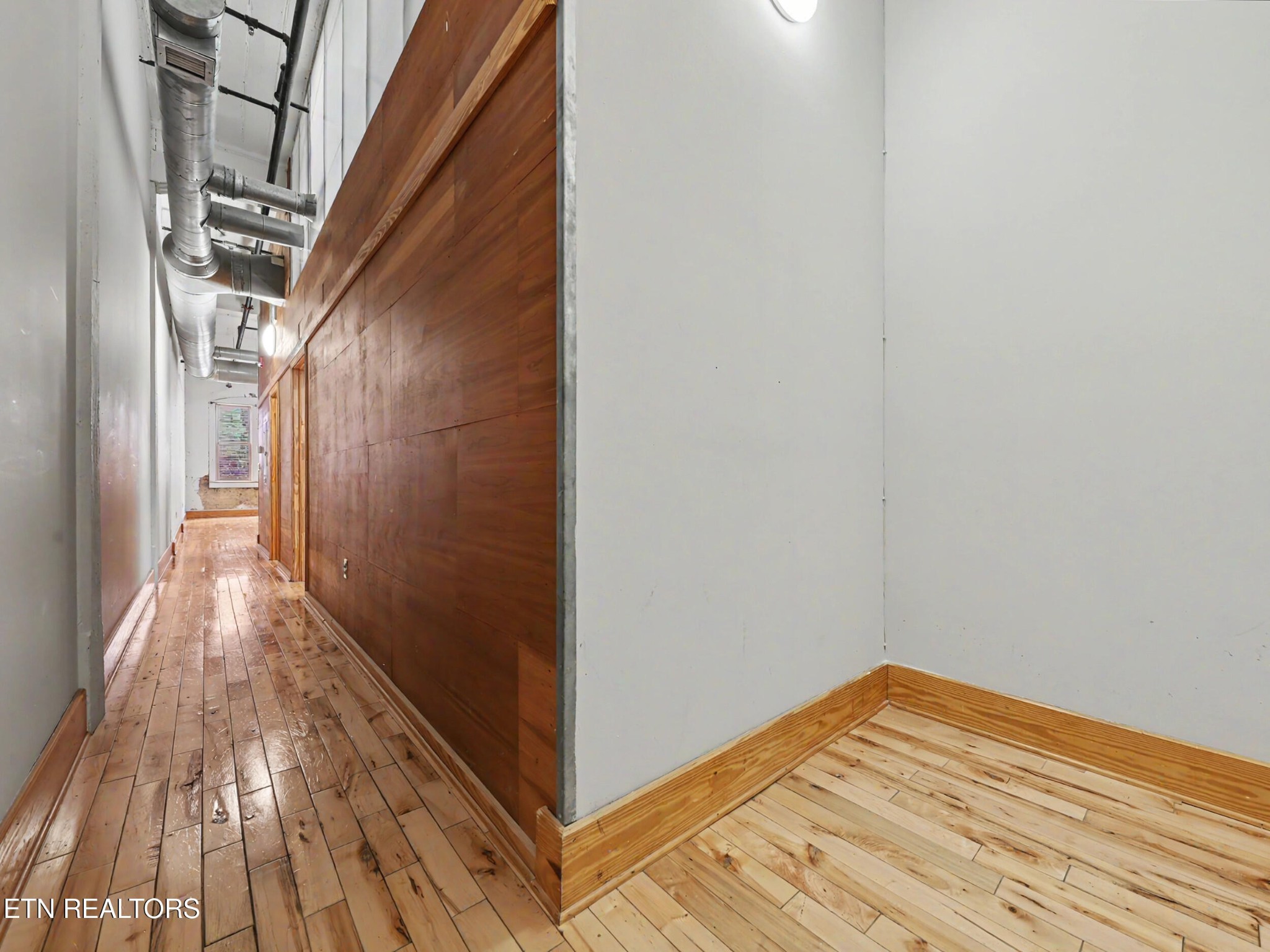 112 S Gay St
