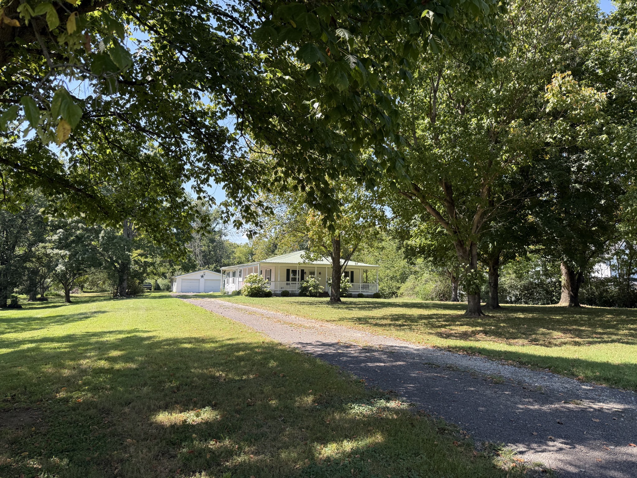 645 Neals Ln