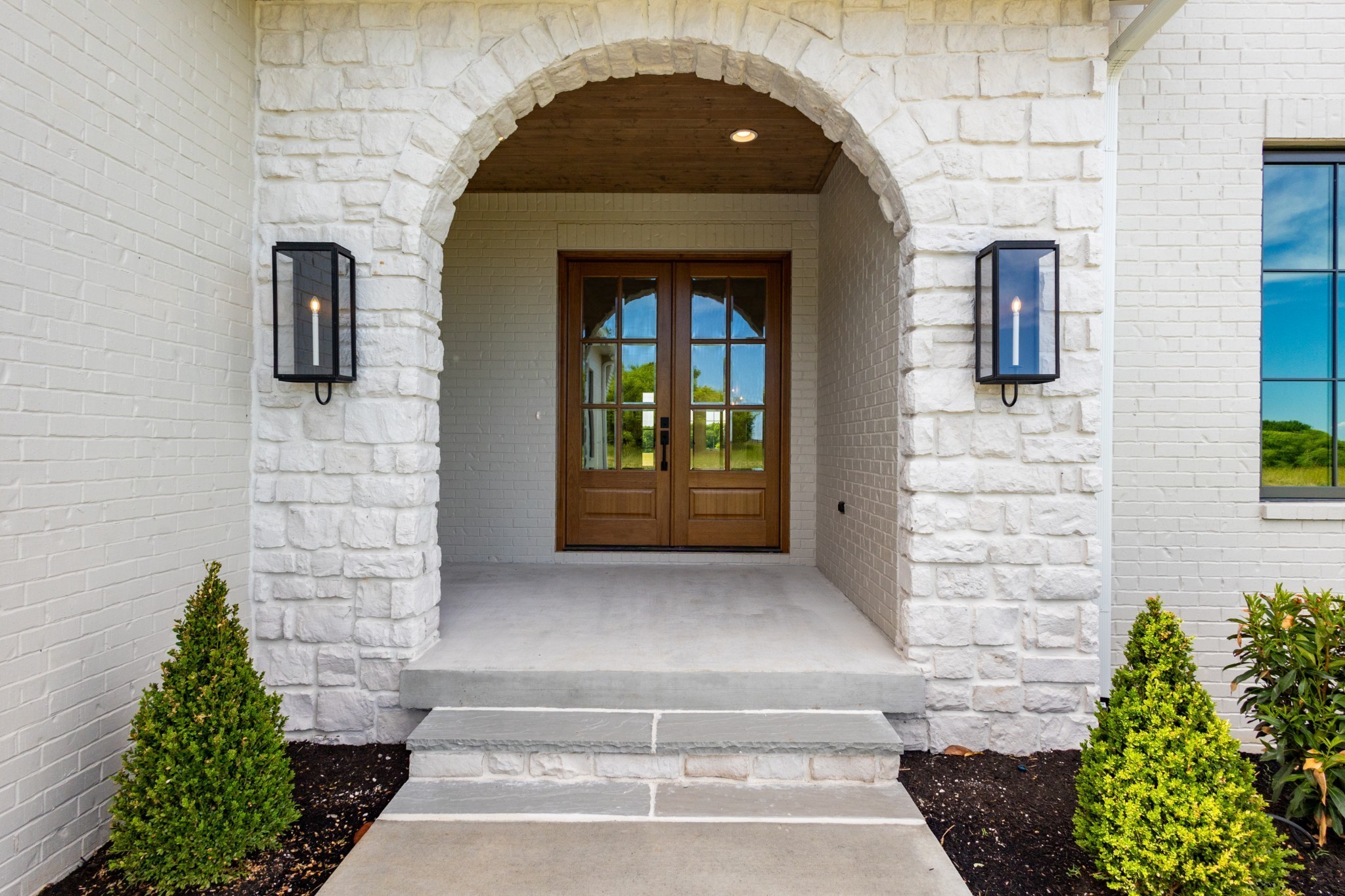 2400 Horn Springs