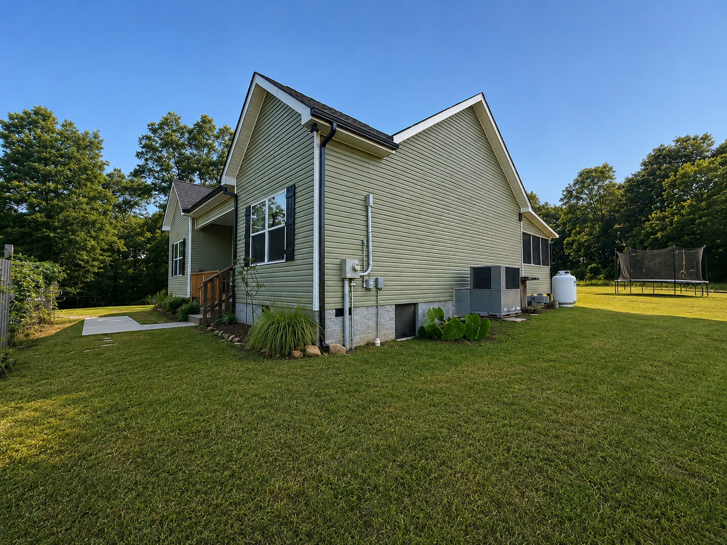 804 Nels Adams Rd