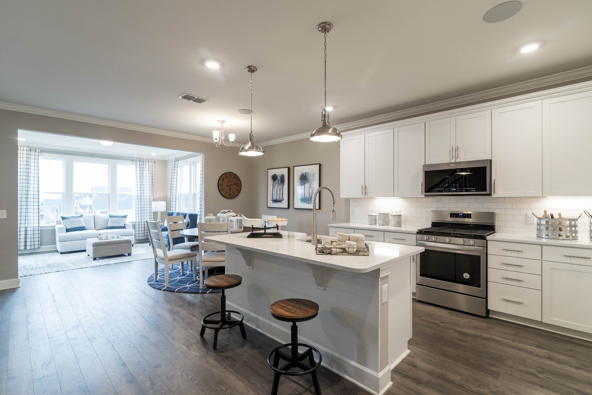 2543 Maywood Court