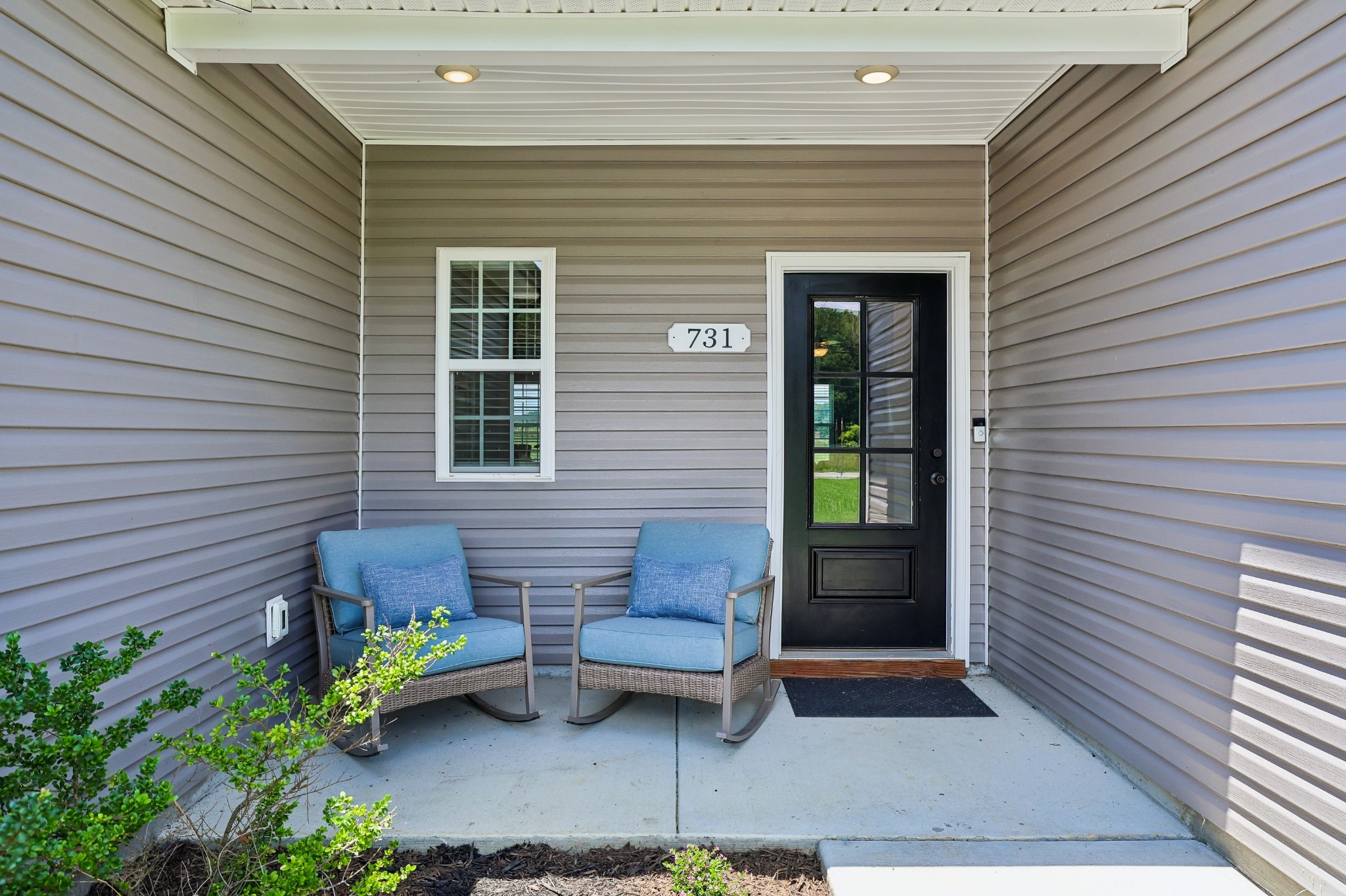 731 N Main St