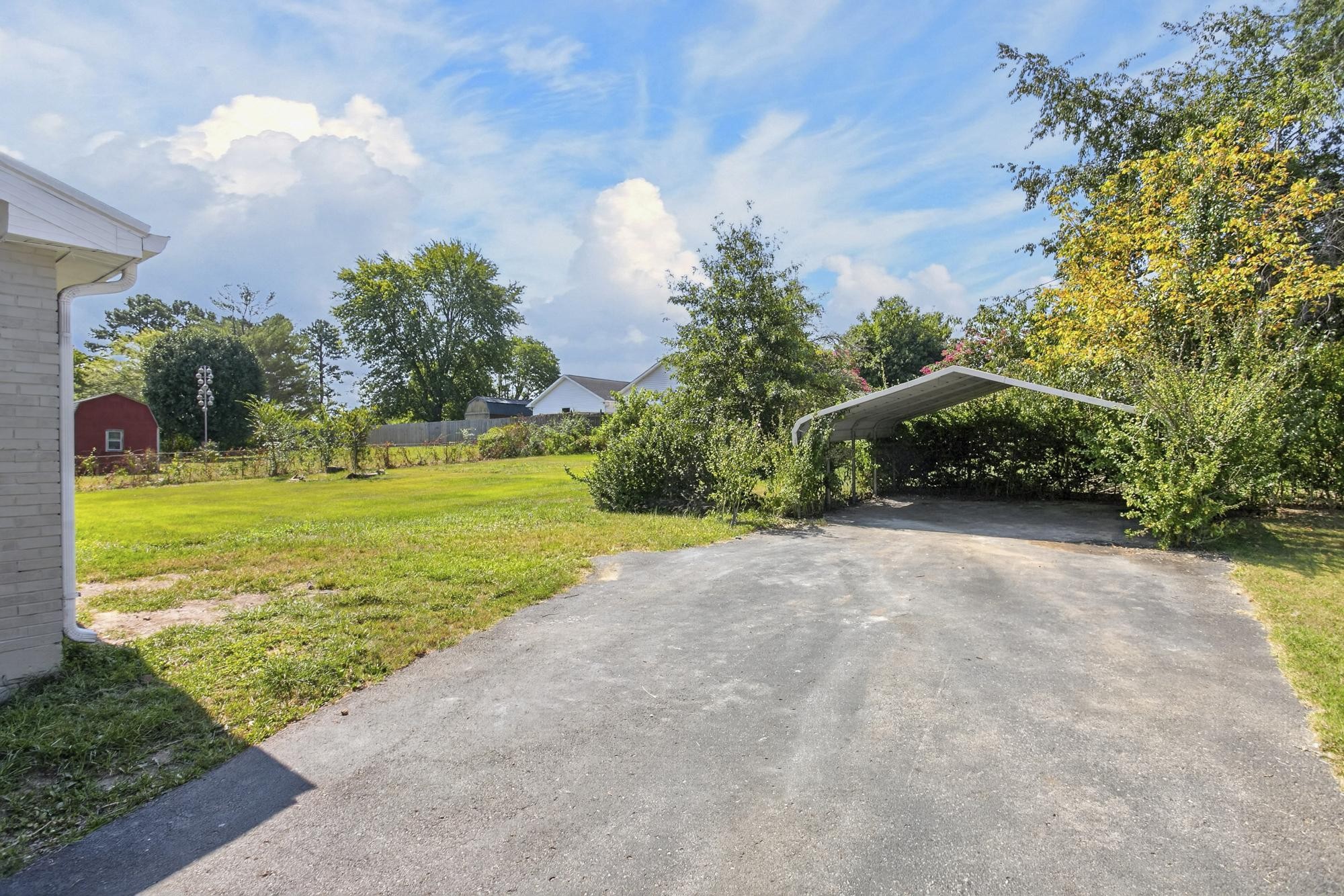 2202 Lynwood Dr