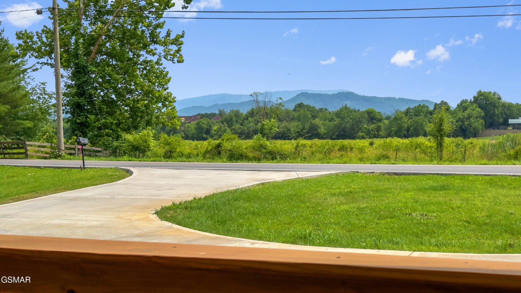 412 Apple Valley Road