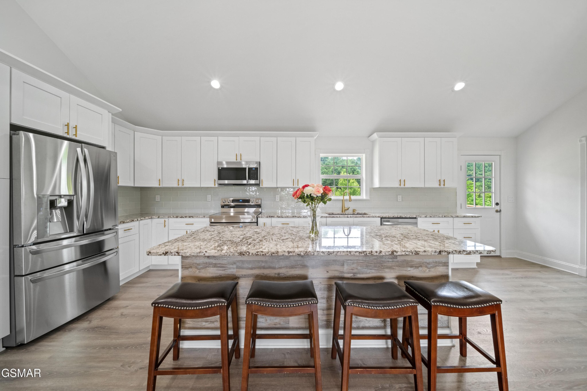 412 Apple Valley Road