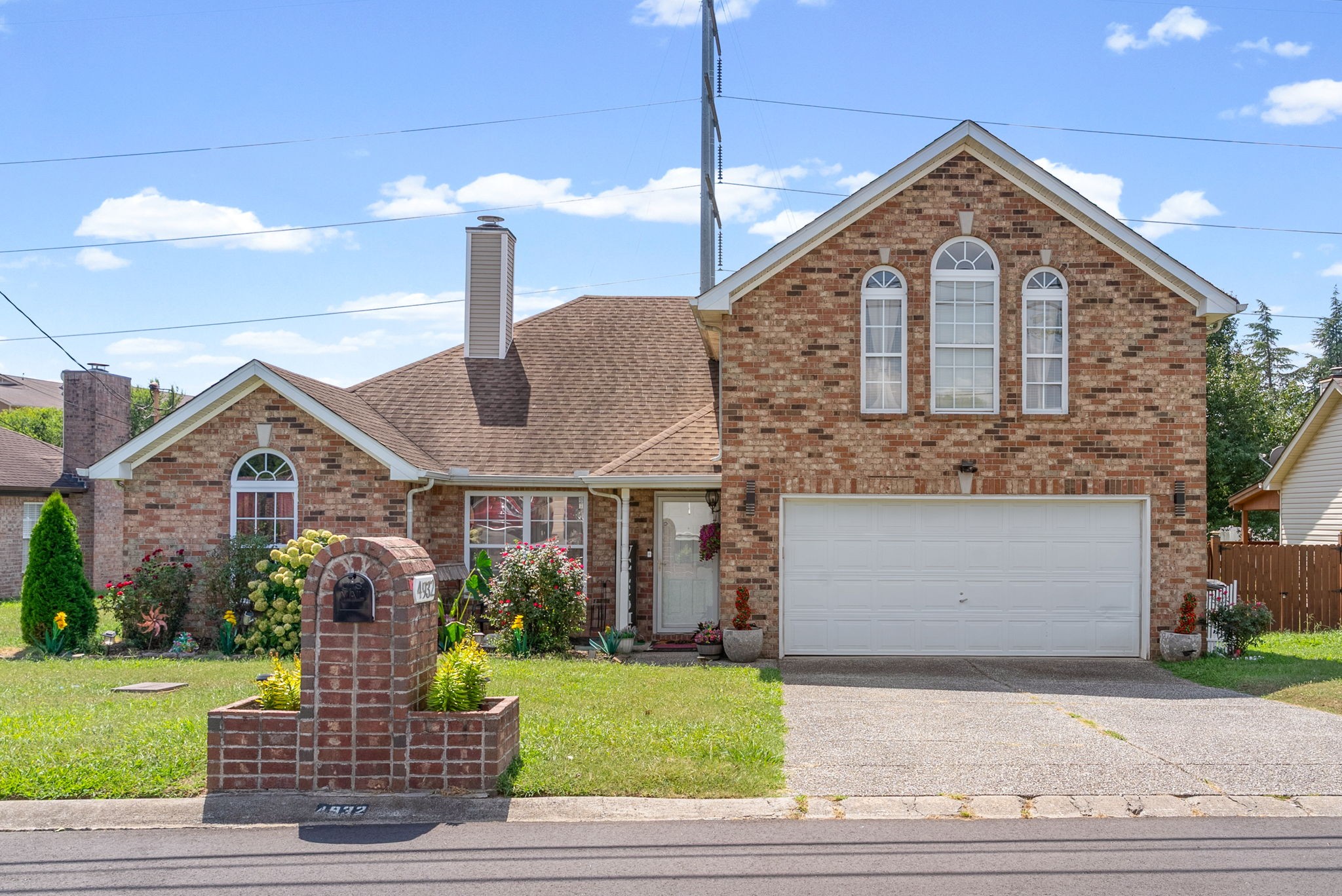 4932 Hickory Woods, E