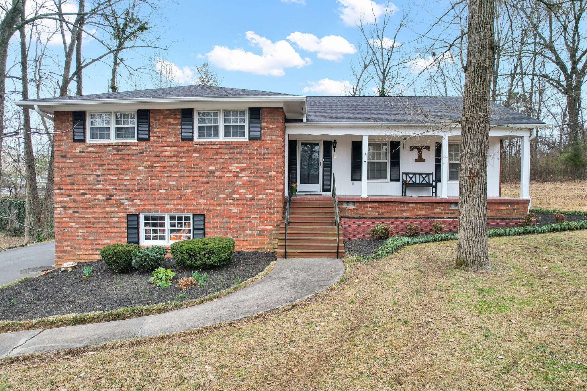 2112 Oakland Drive, NW