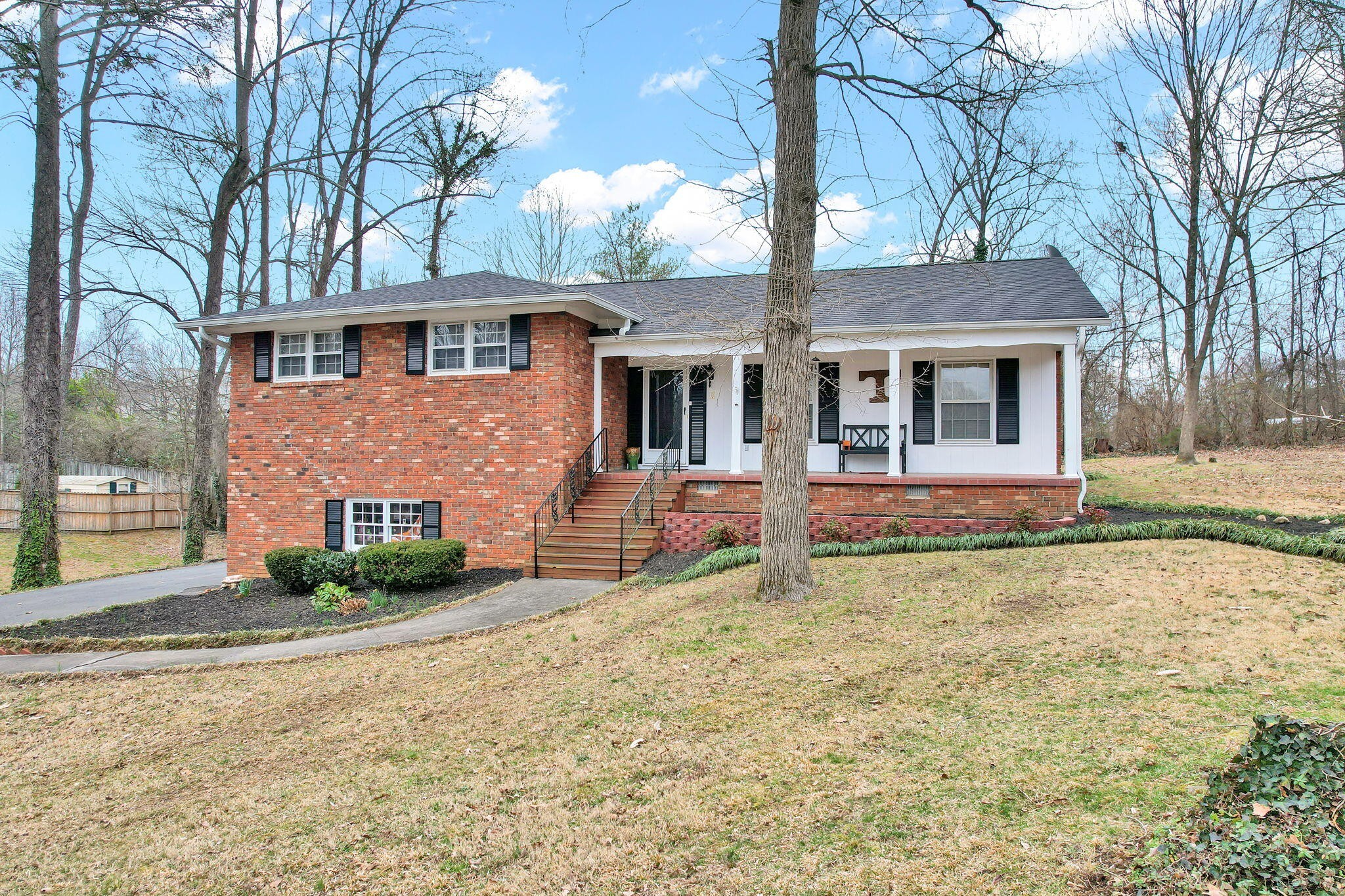 2112 Oakland Drive, NW