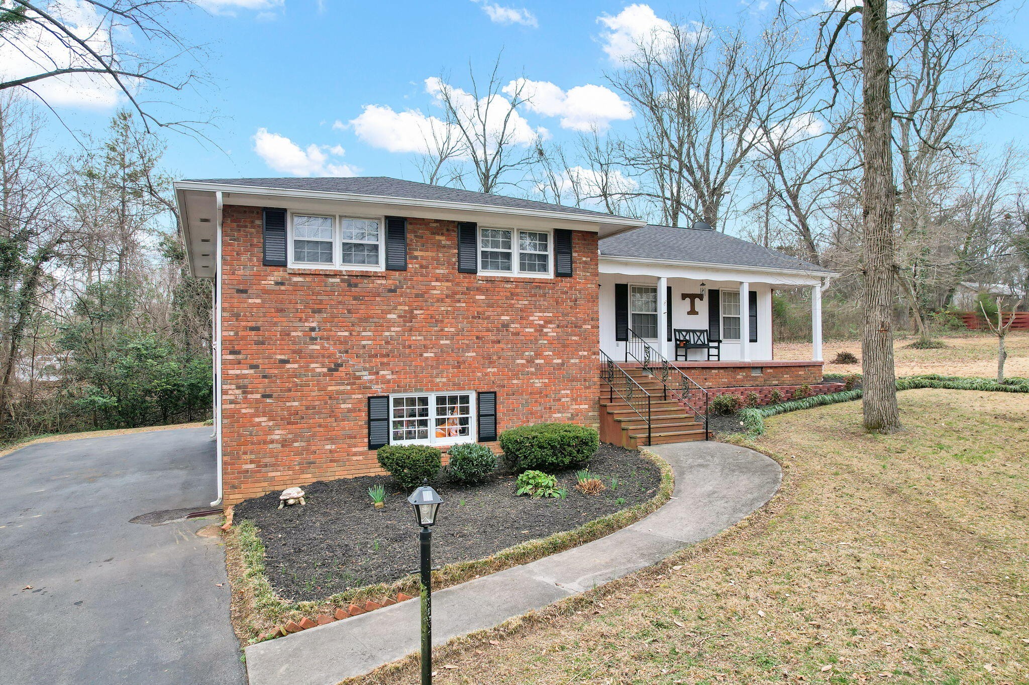 2112 Oakland Drive, NW