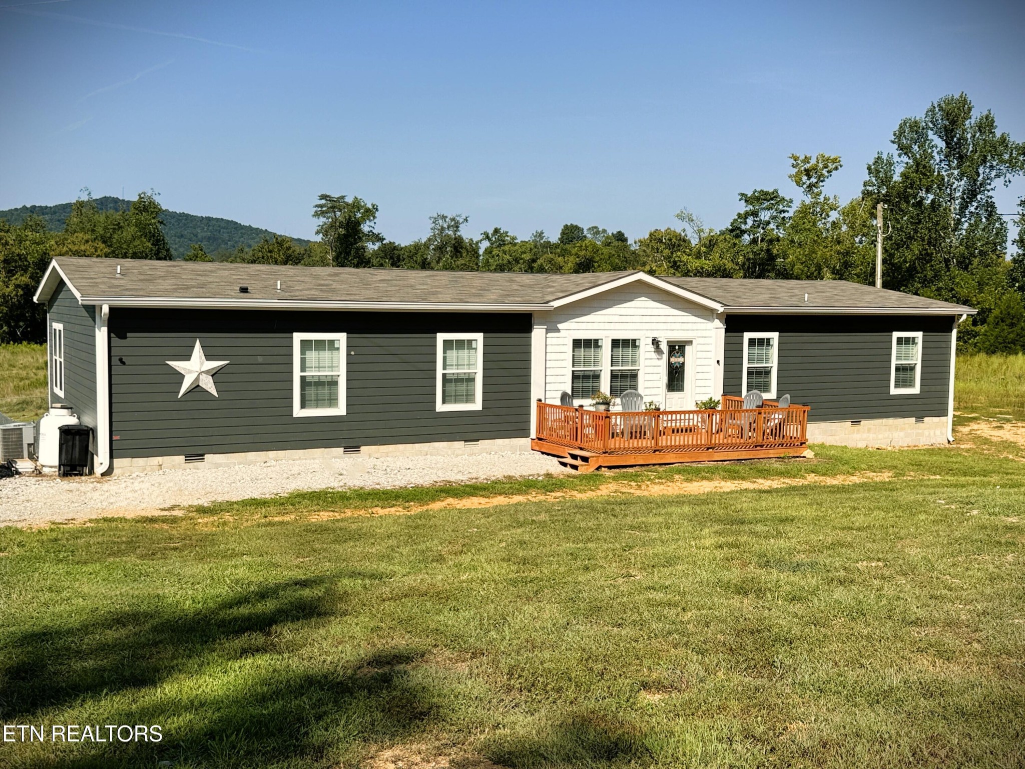 760 Dogwalk Rd