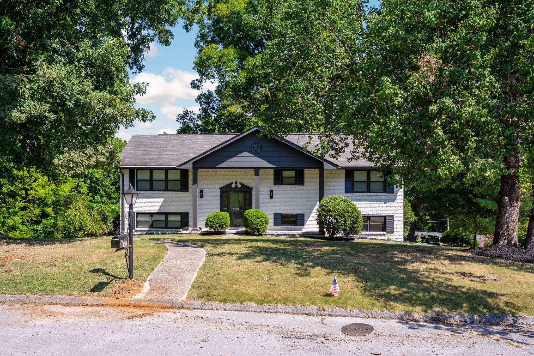 1011 Woodfinch Trail