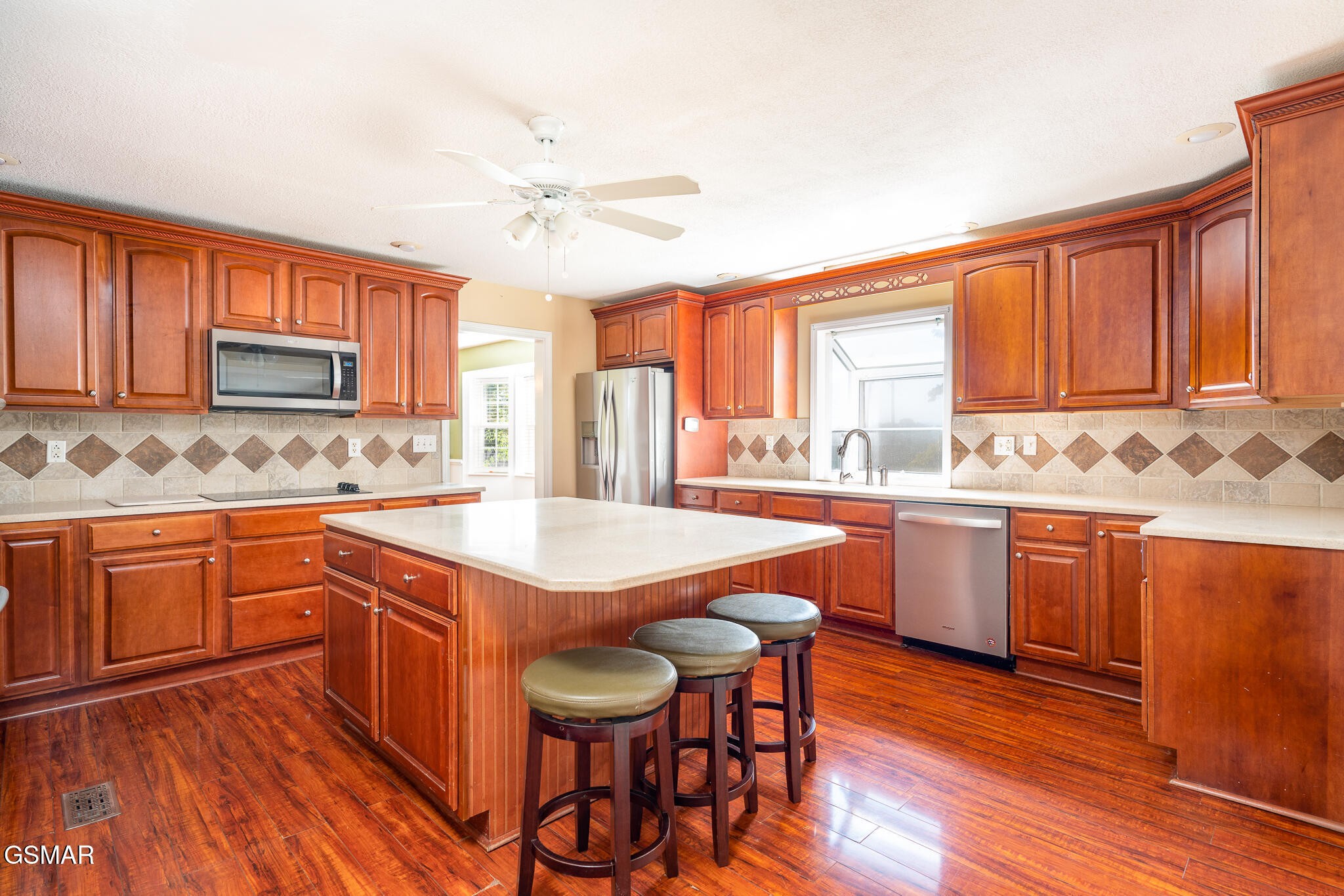 920 Oakwood Drive