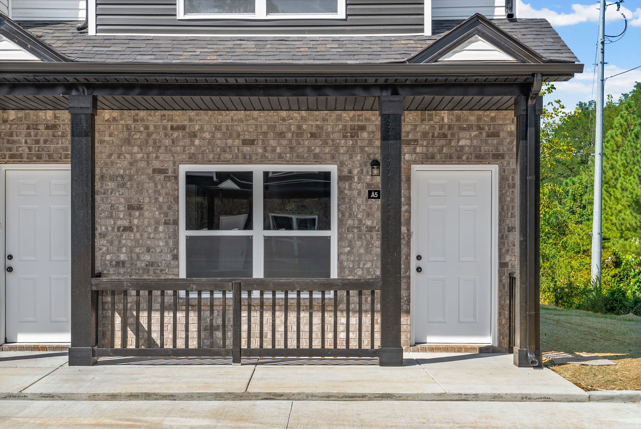 160 Fairview Ln