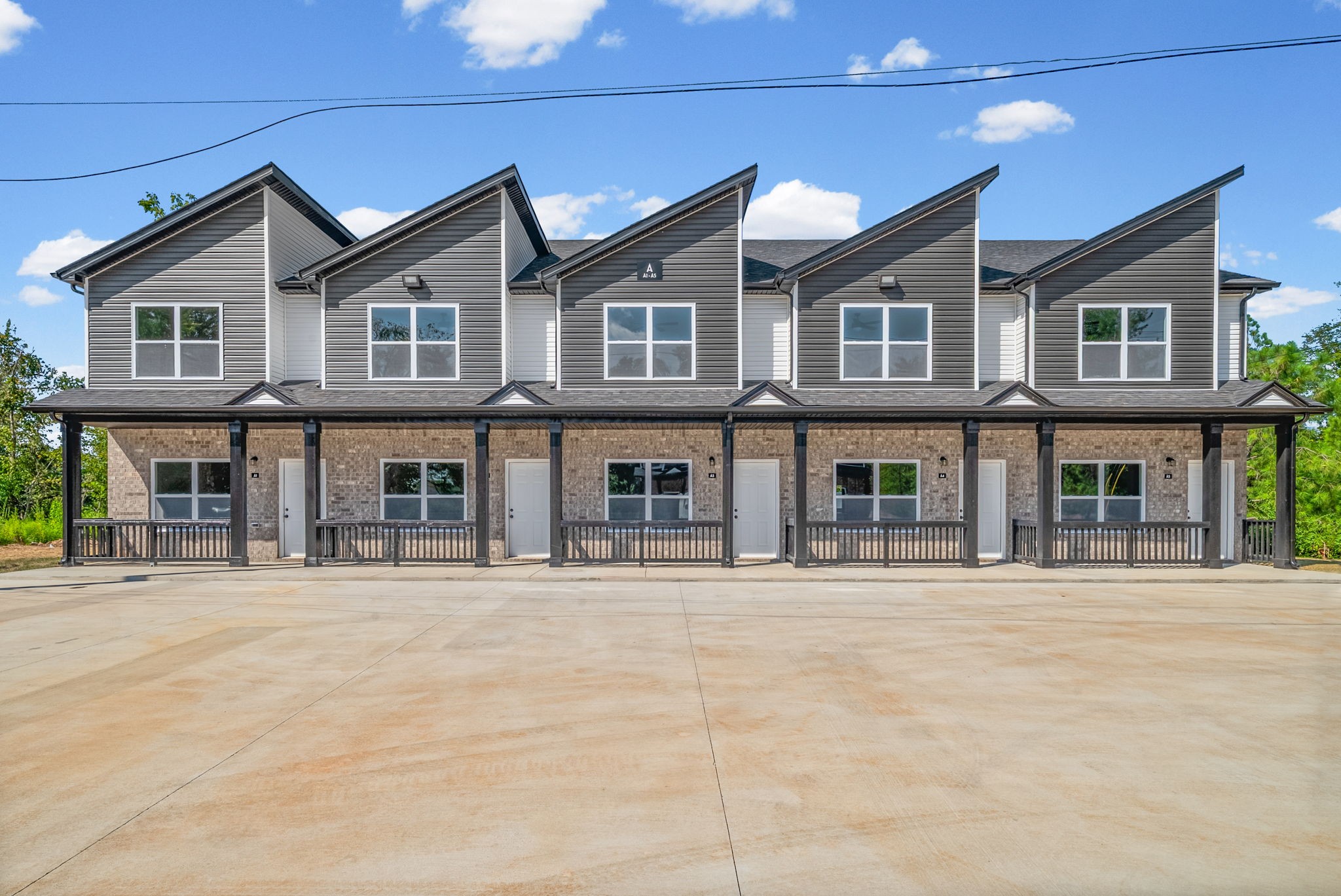 160 Fairview Ln