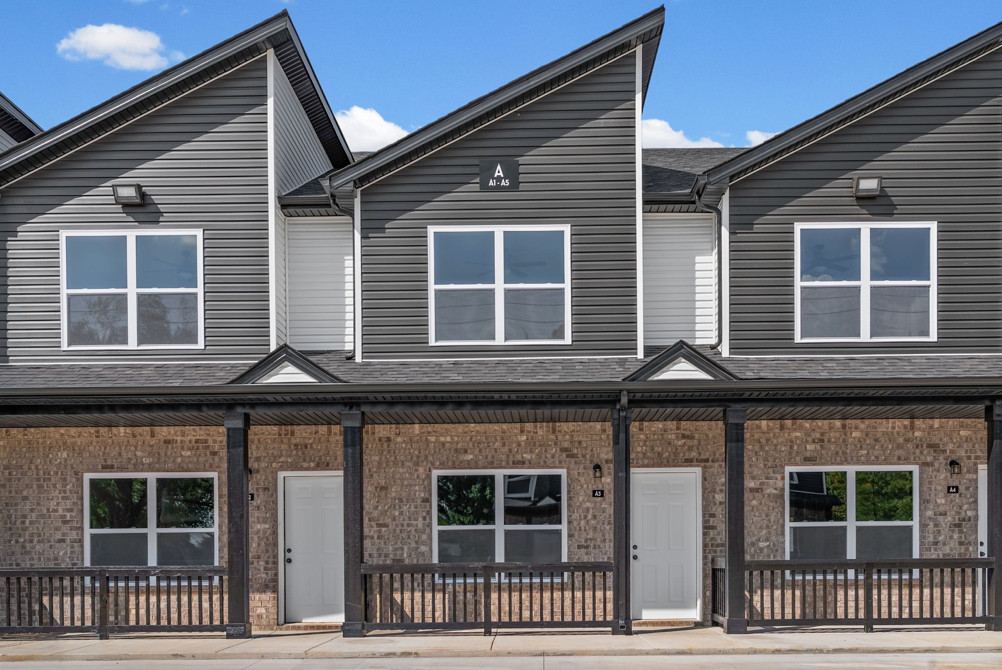 160 Fairview Ln