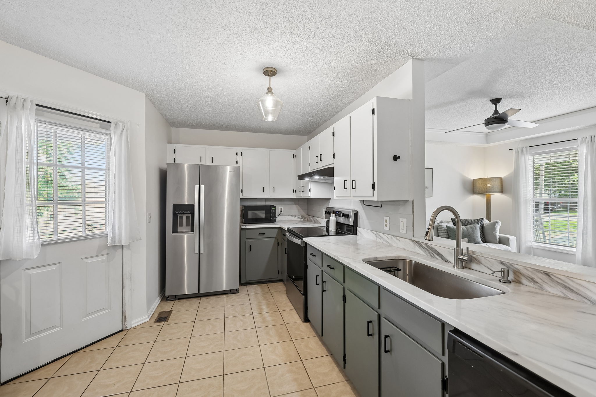 1316 Raden Dr