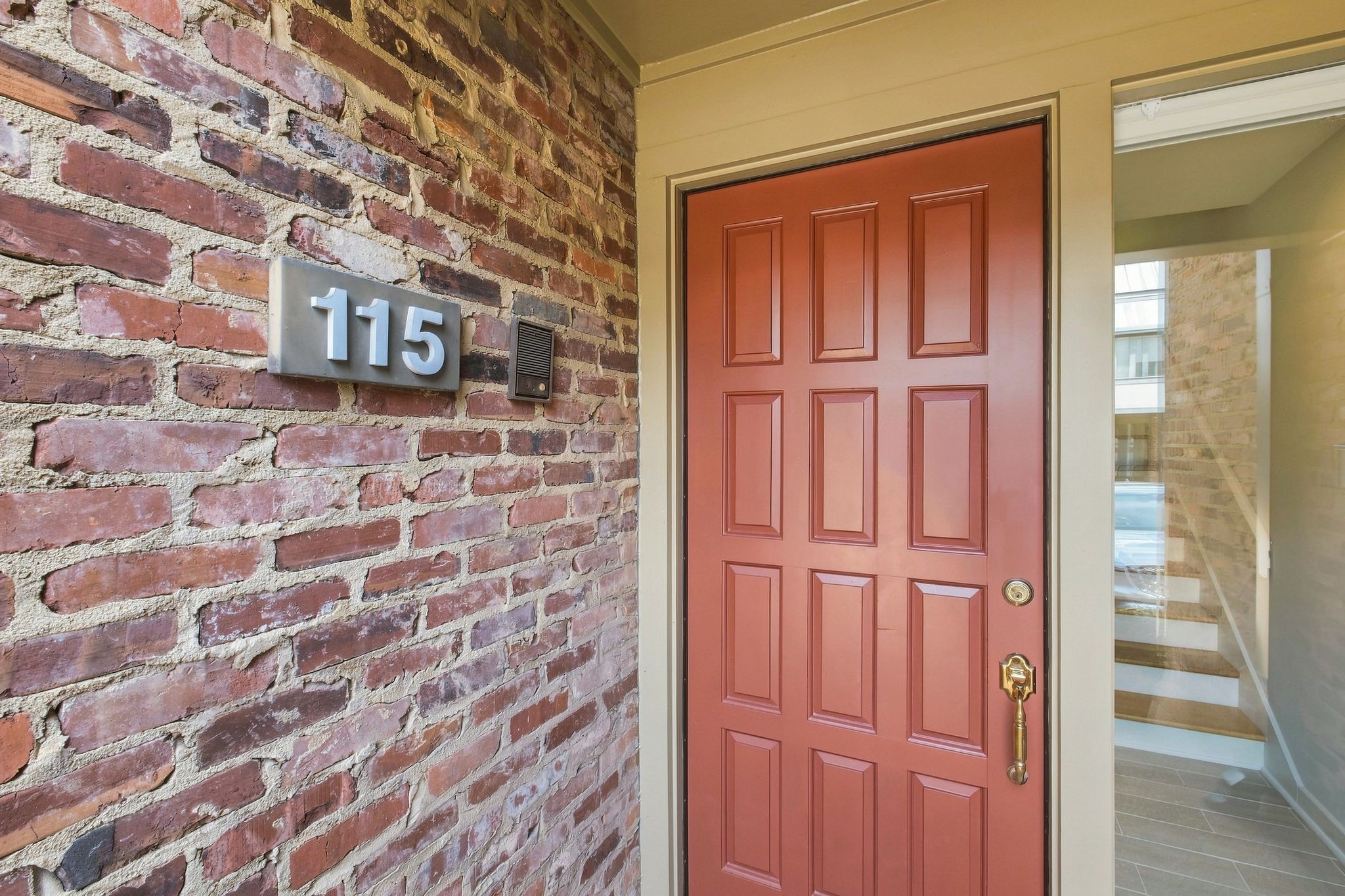 115 Hampton Pl