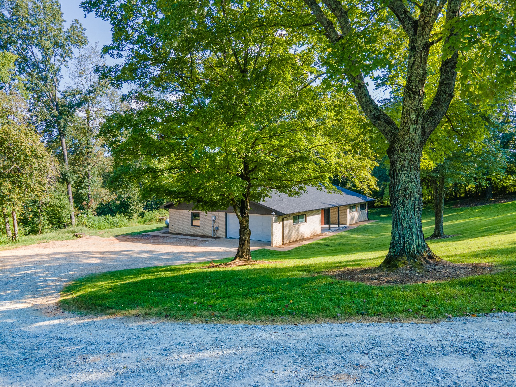 301 Sanford Ln