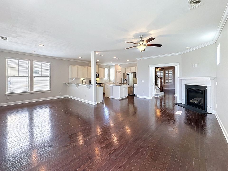 2776 Americus Dr