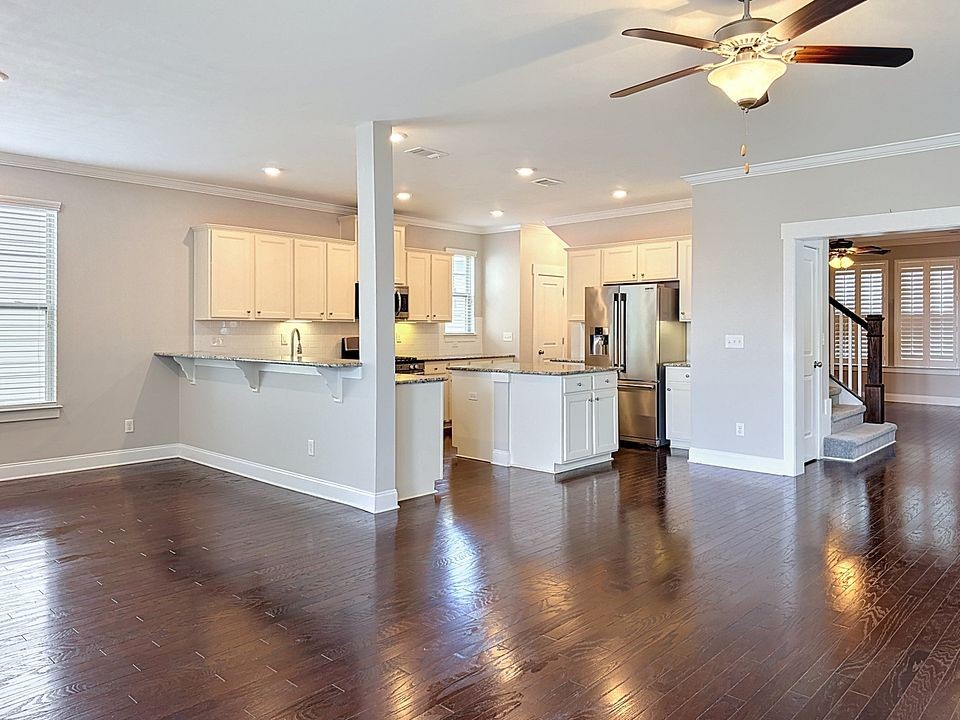 2776 Americus Dr