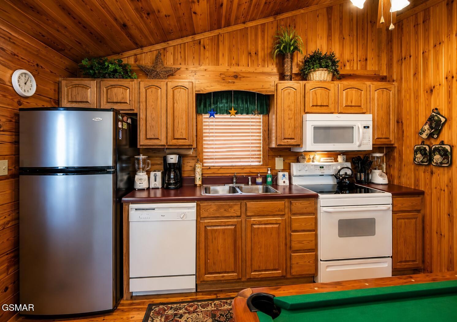 1540 Bears Den Way