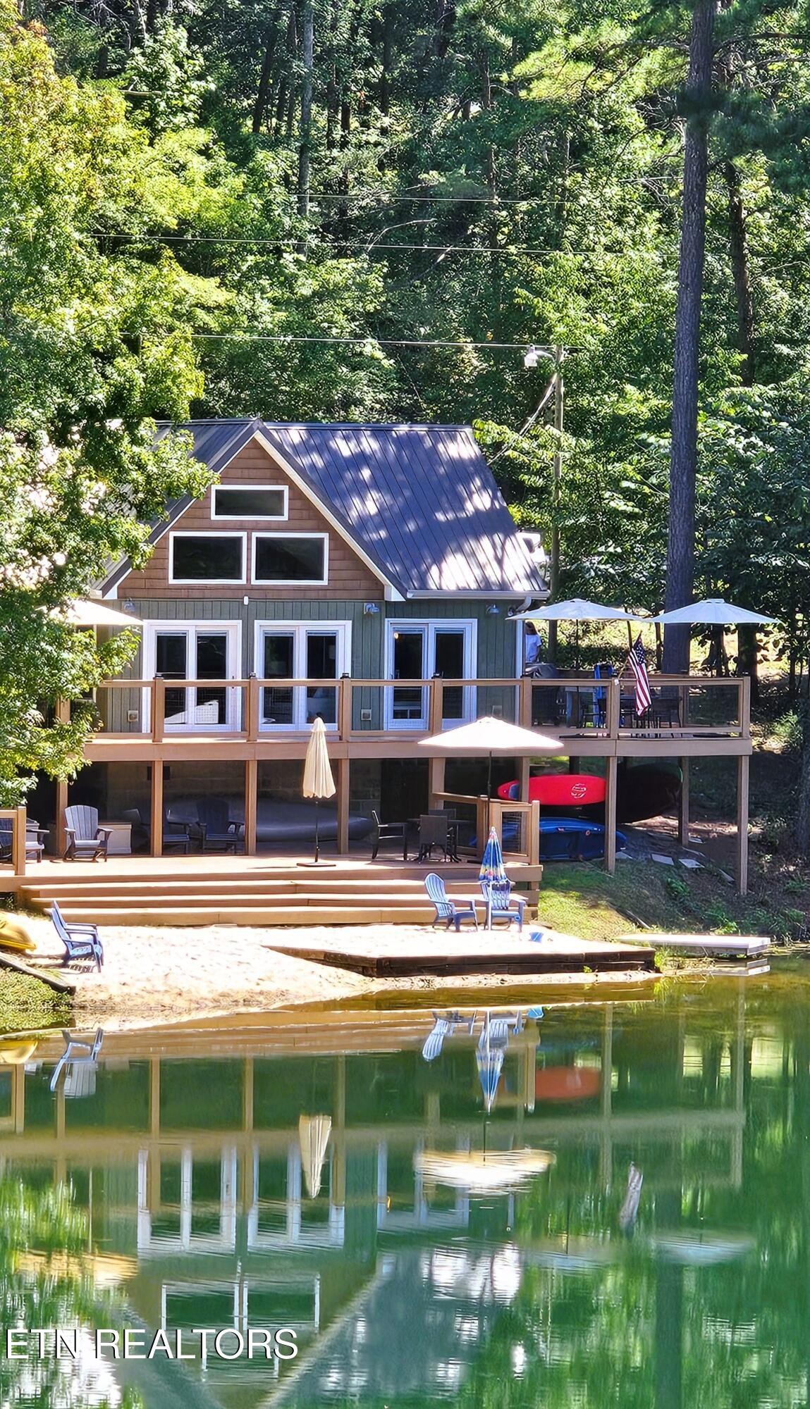 661 Laurel Lake Circle