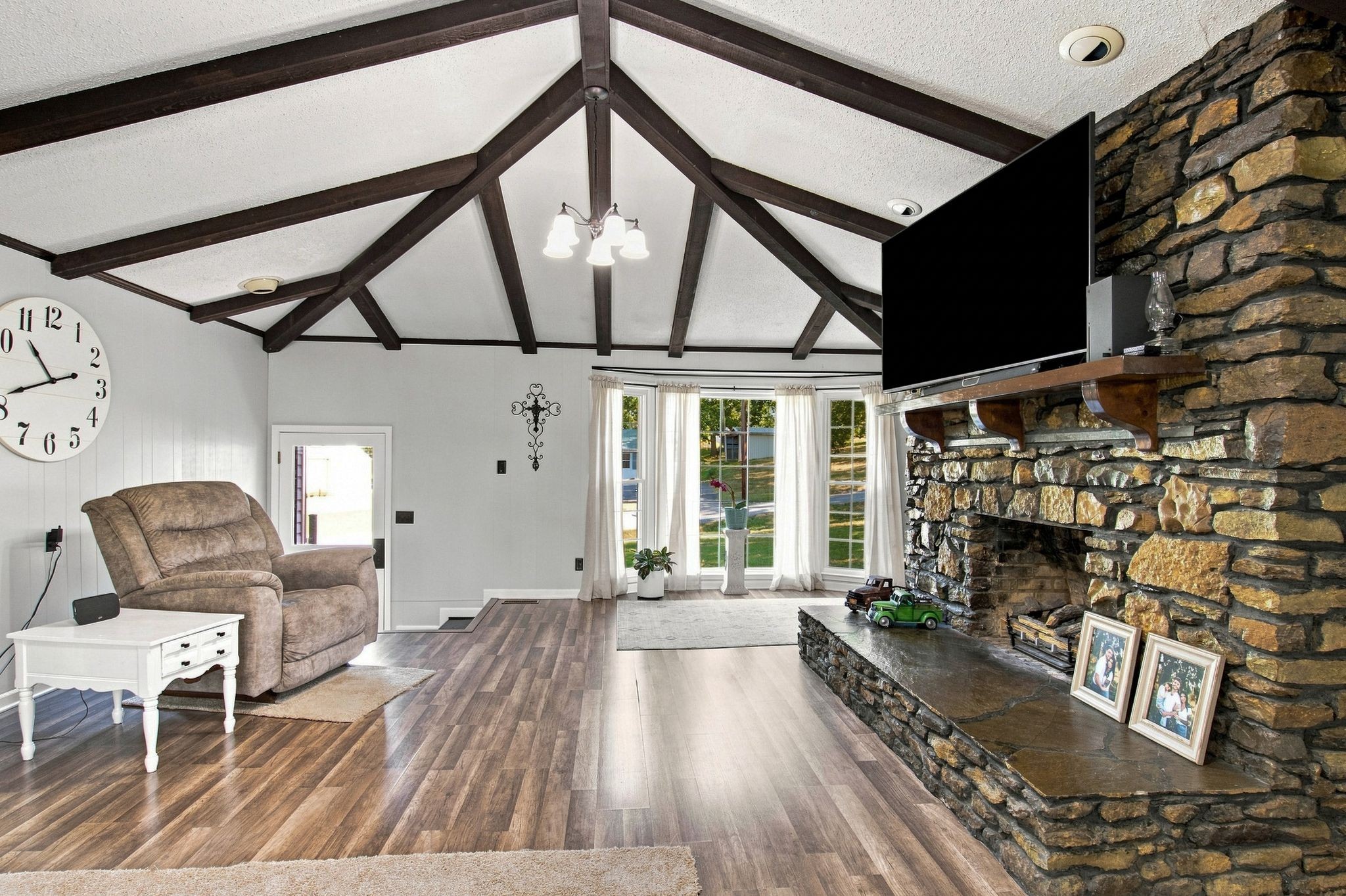 1214 Rainbow Cir