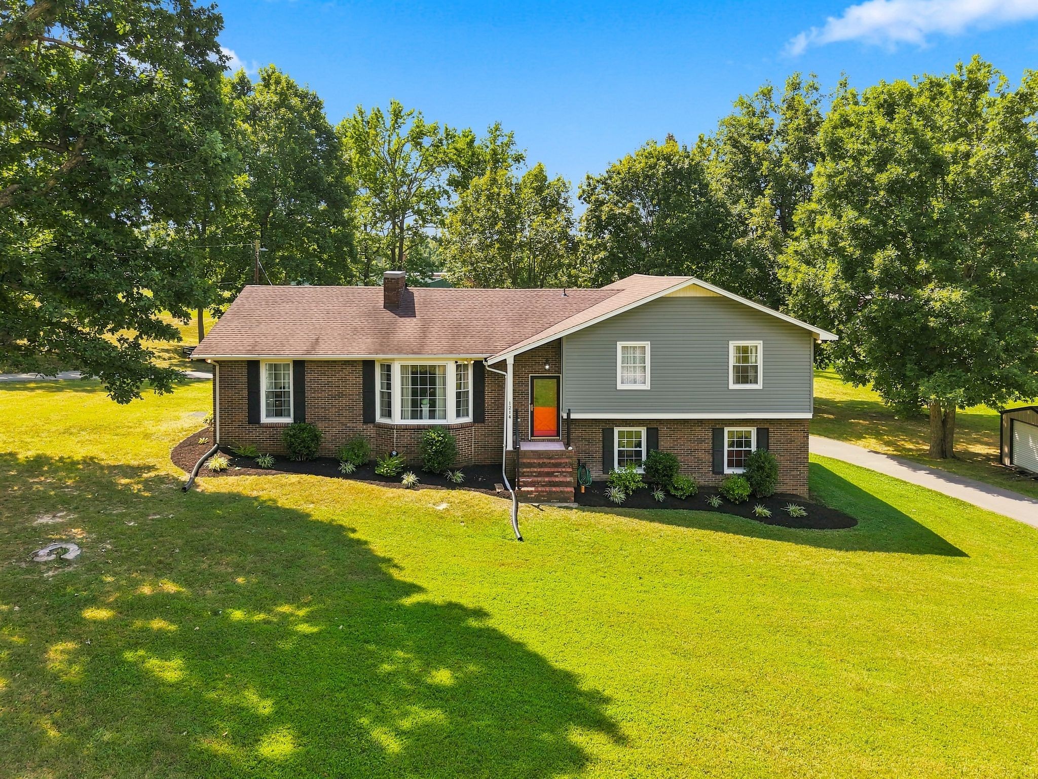 1214 Rainbow Cir