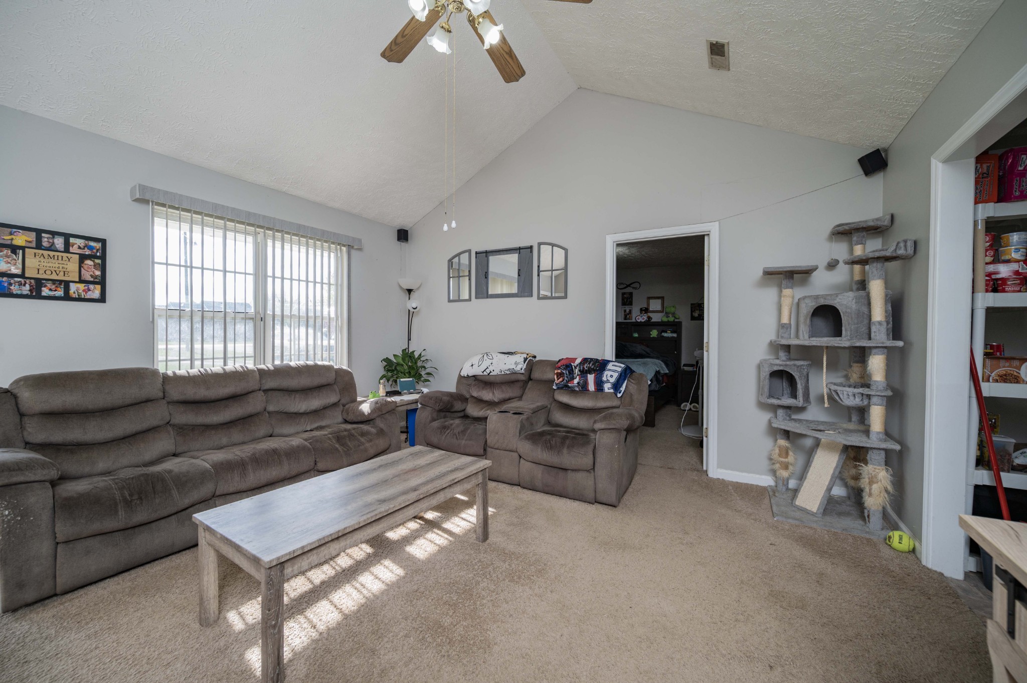 107 Antler Dr