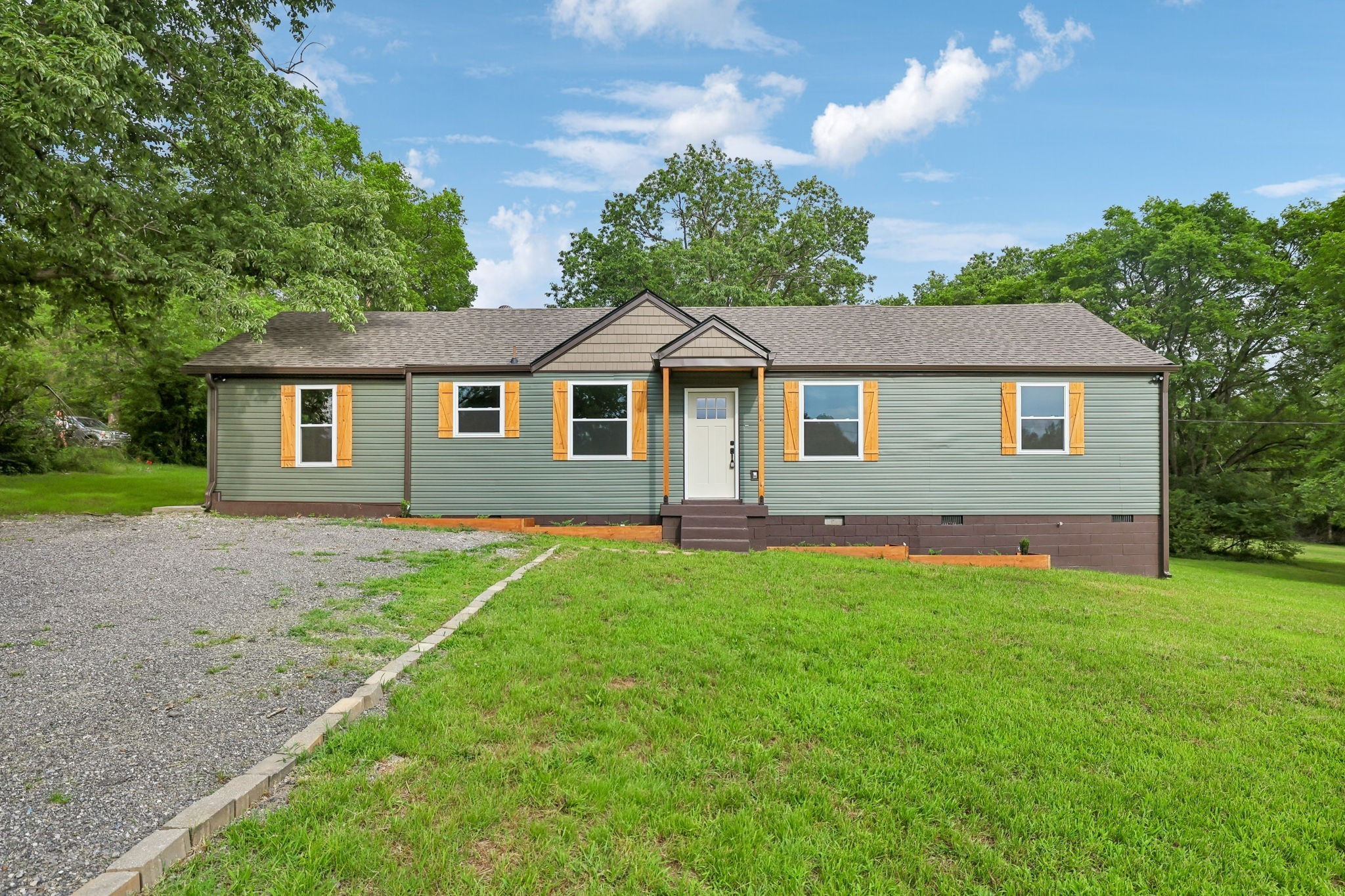 305 Randy Rd