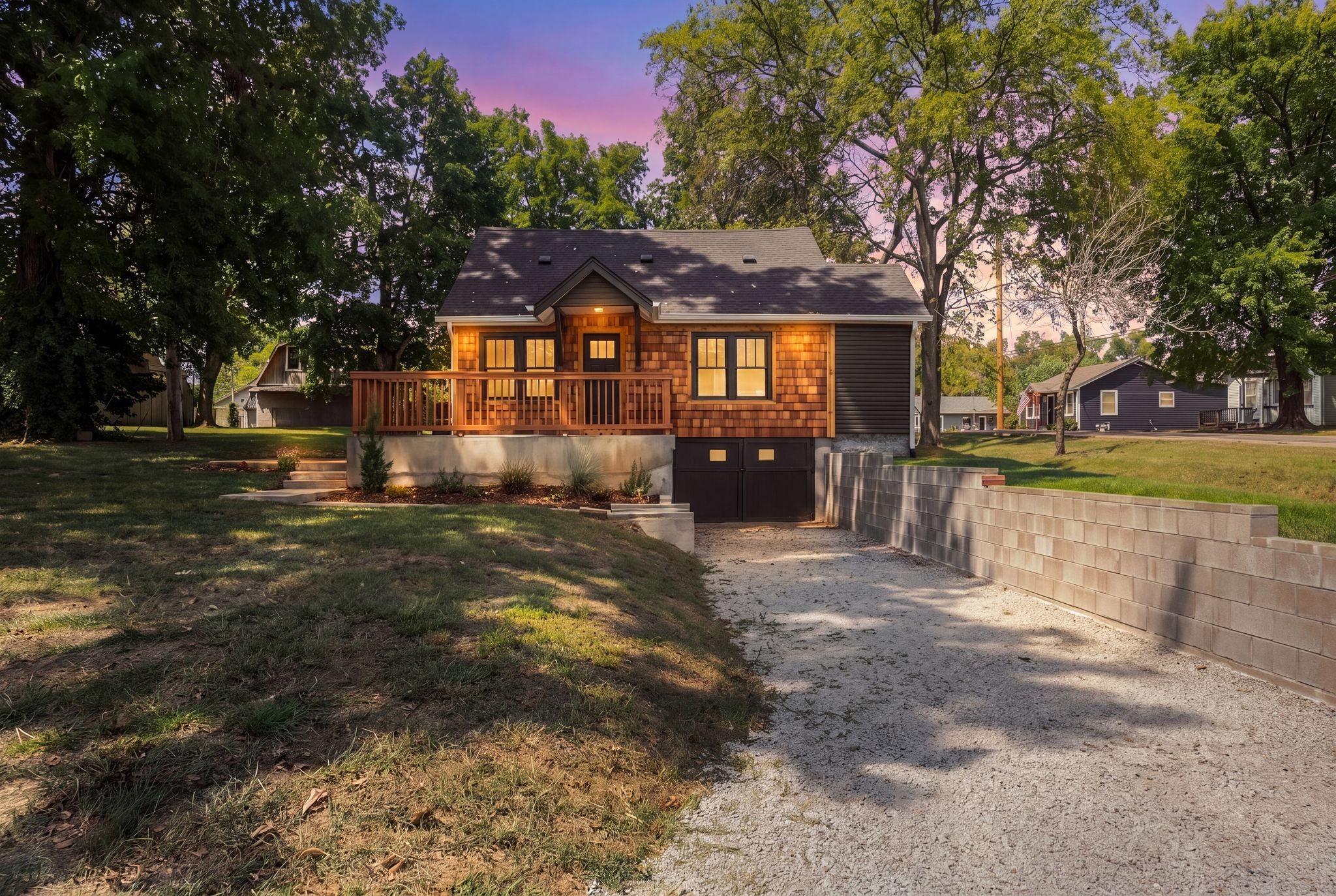 2804 Lakeshore Dr