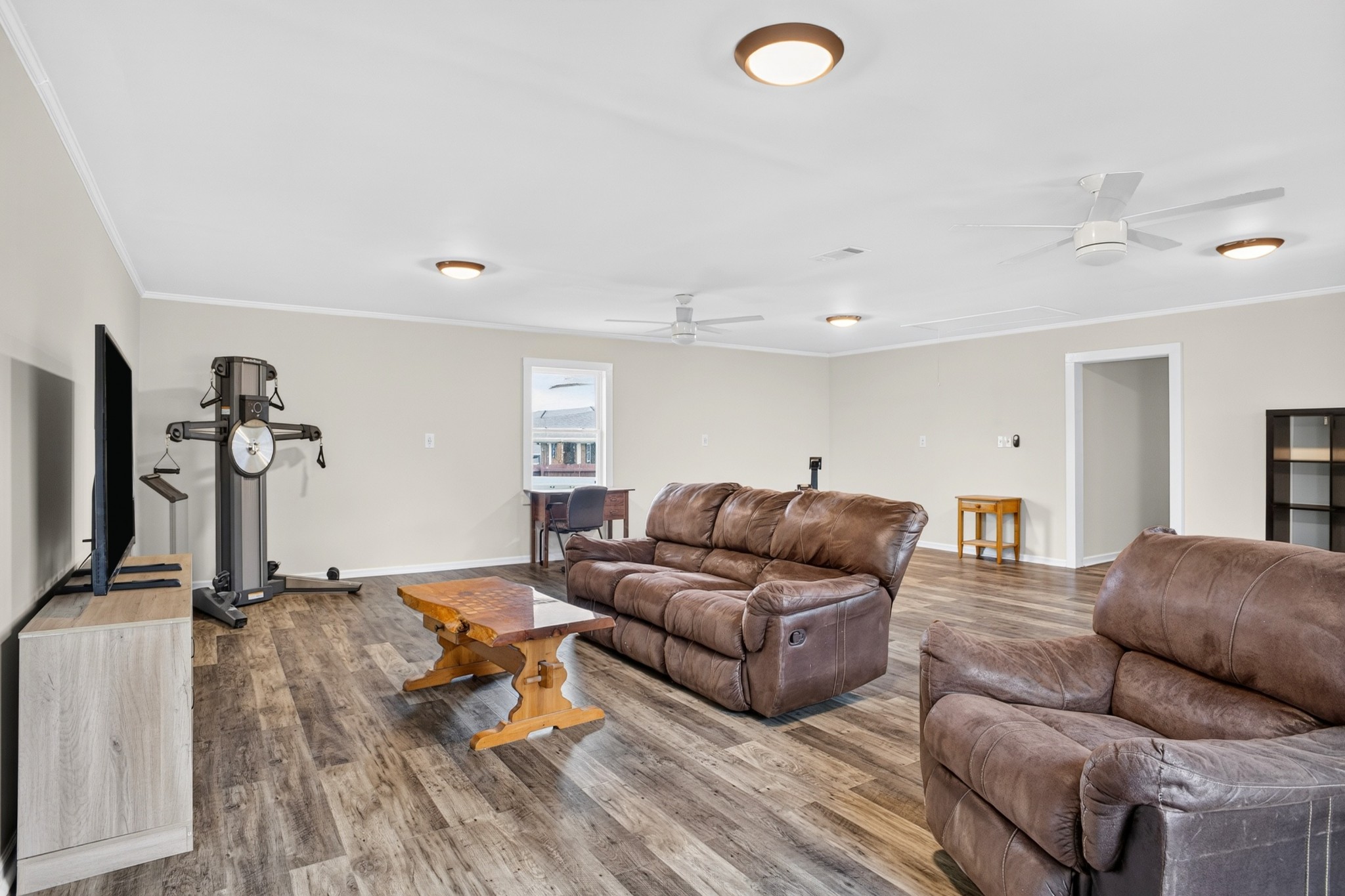 910 Sanderson Dr