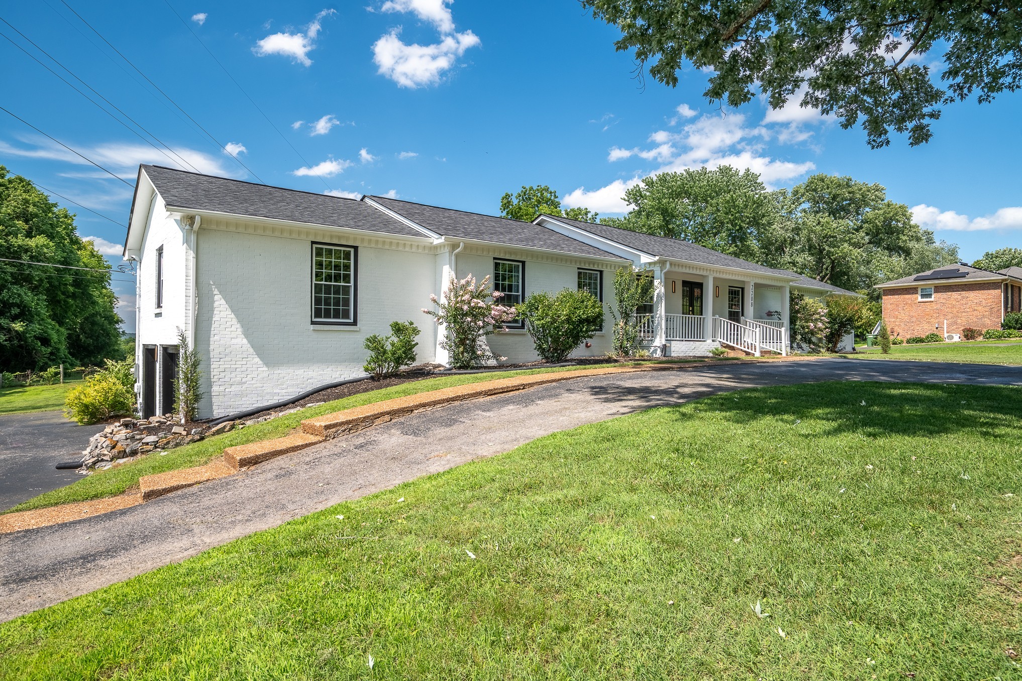 2208 Bowman Rd