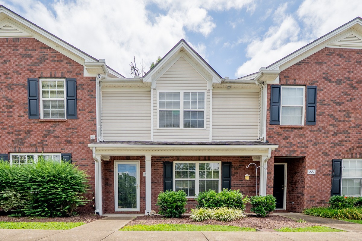 223 Buck Run Dr
