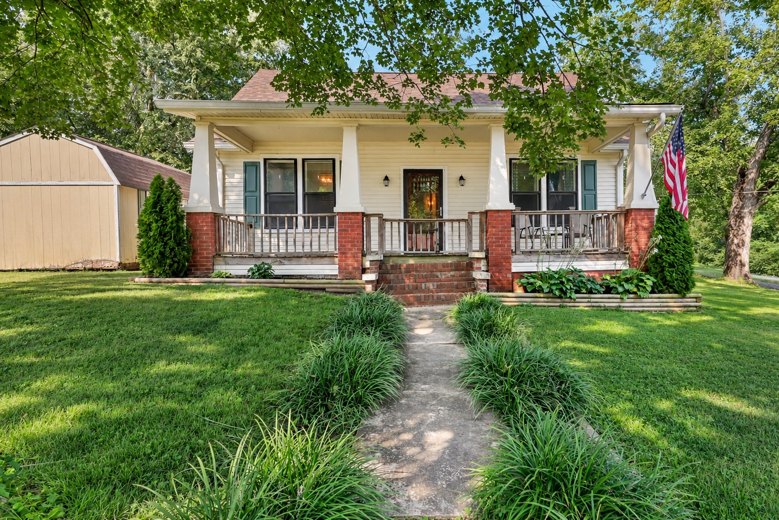302 Main St