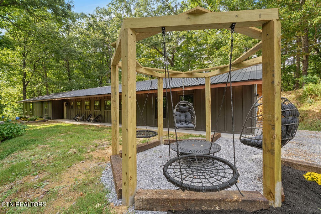 927 Carvers Lane