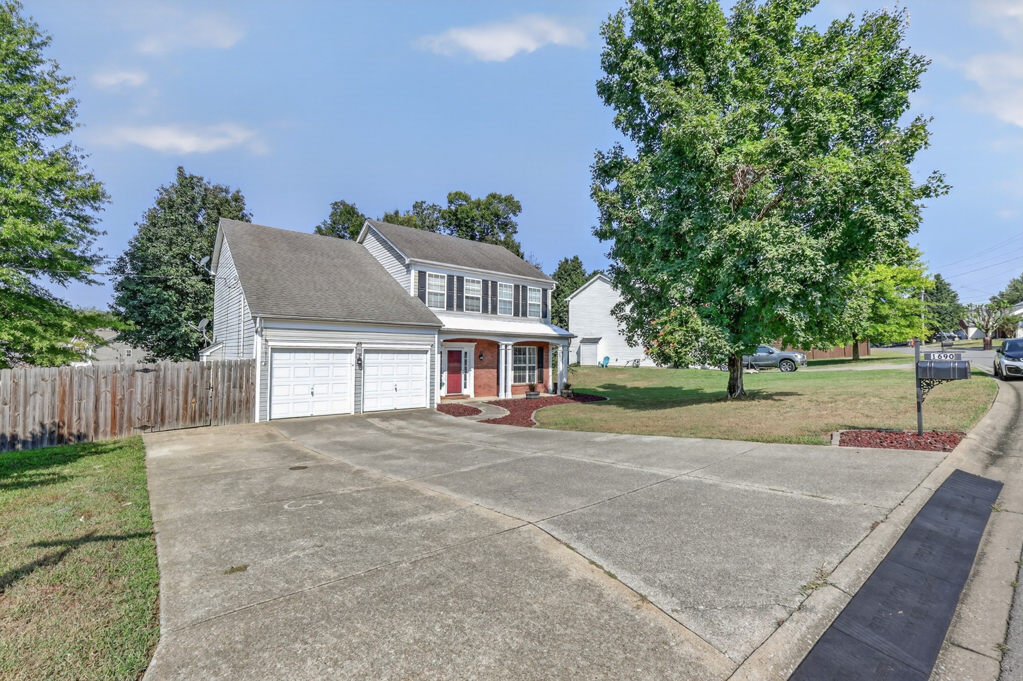 1690 Eagle Trace Dr