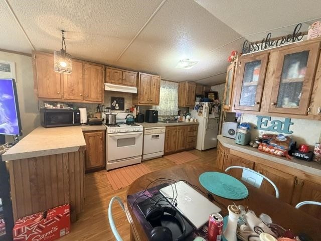 80 HIDEAWAY CV