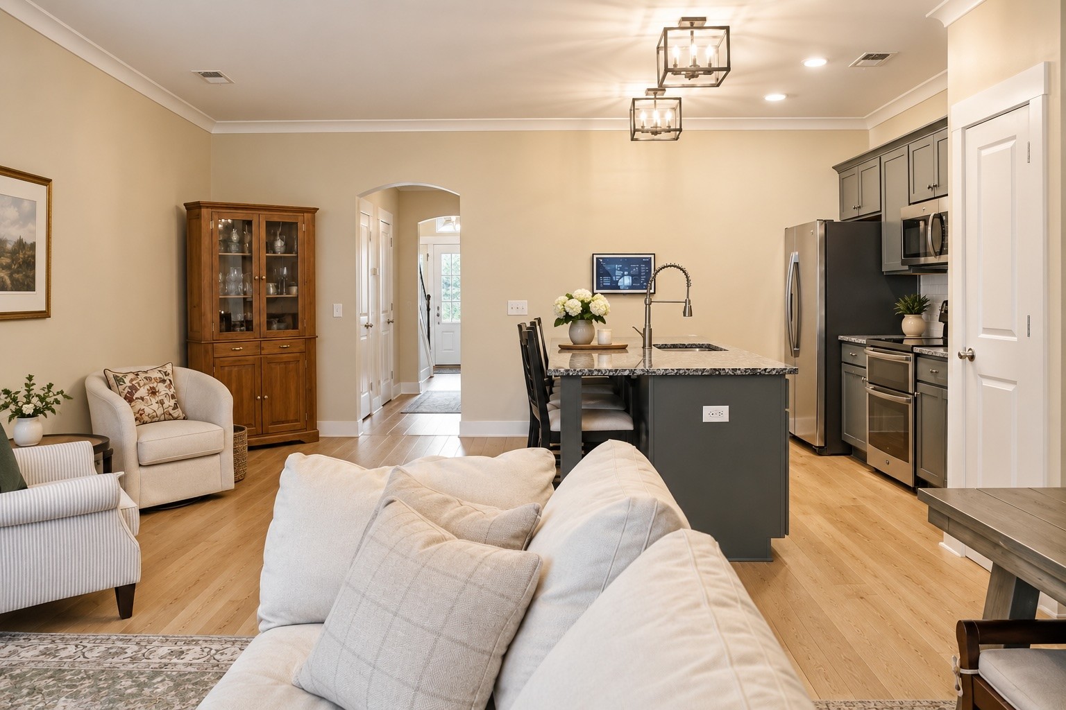 4032 Gracious Dr