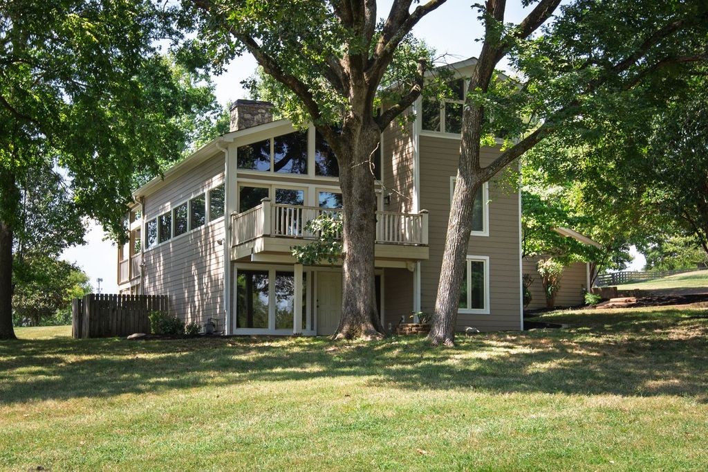 179 Clifftop Dr