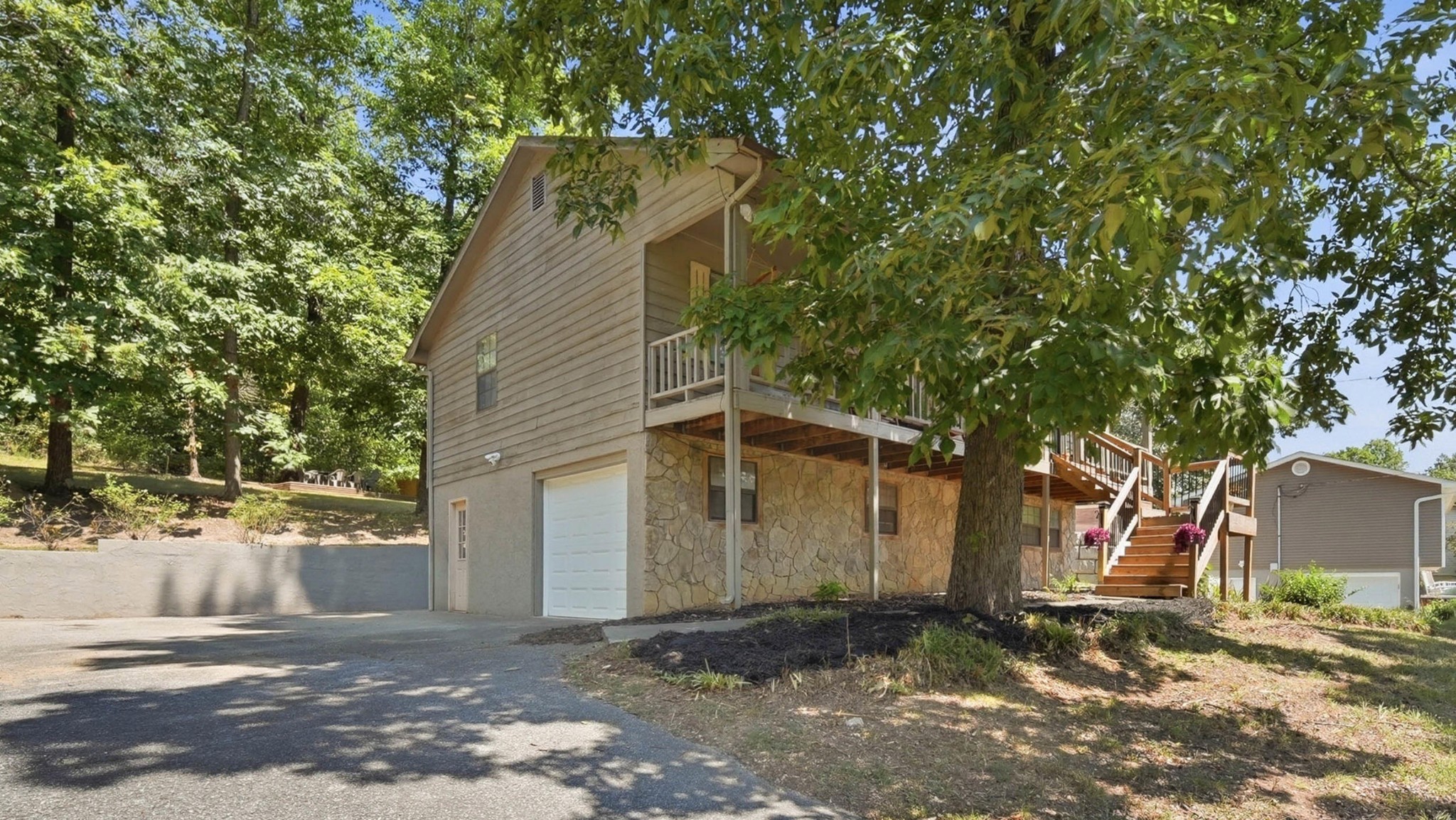 164 Woodgate Drive, SE