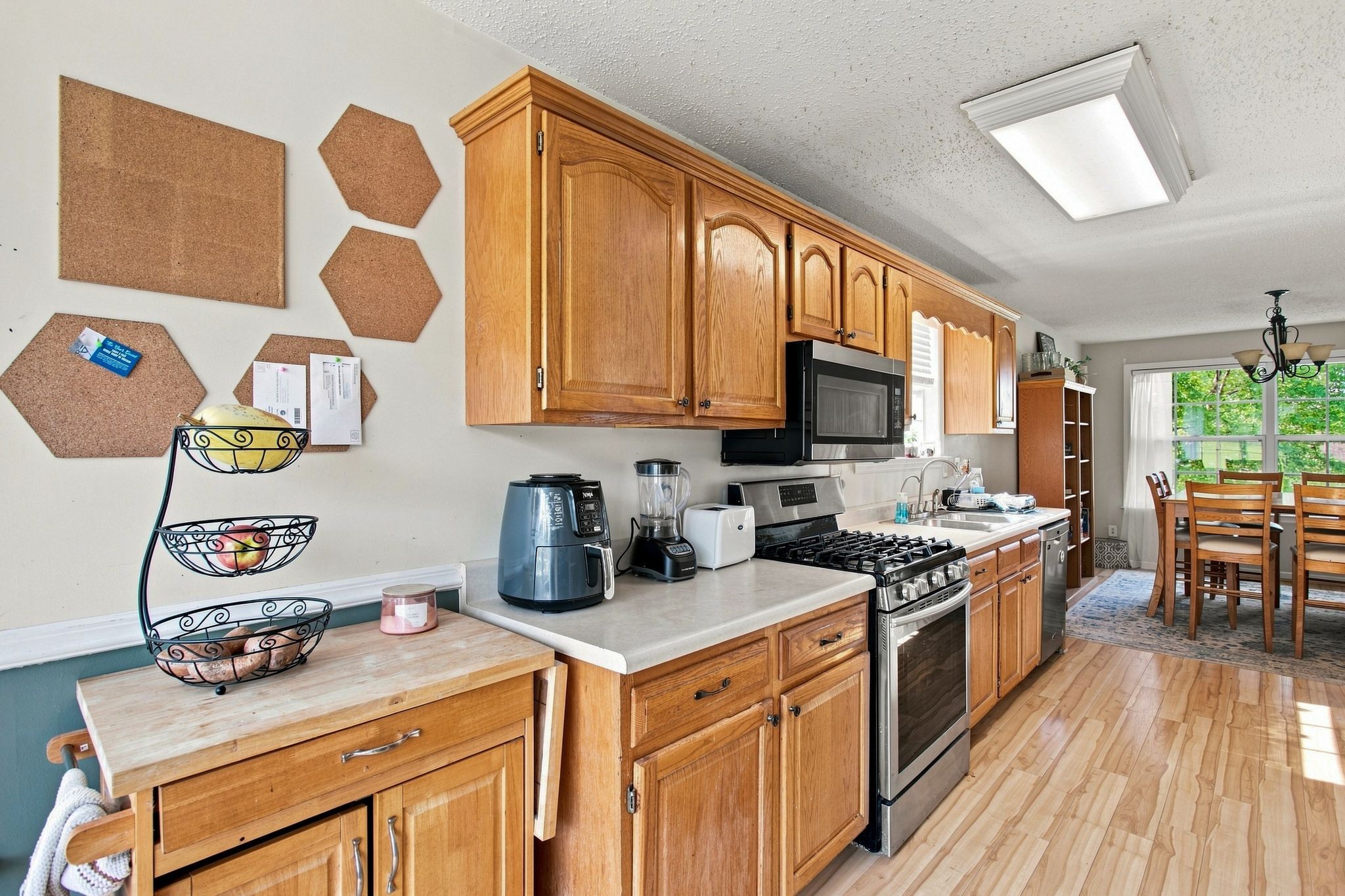 2408 Lakeshore Dr