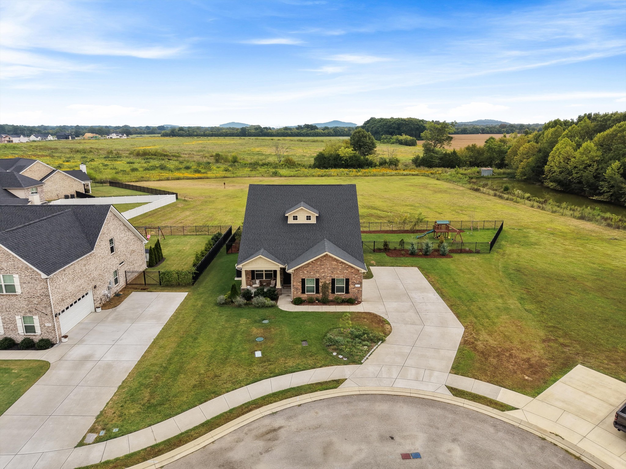 611 Hawkeye Ct