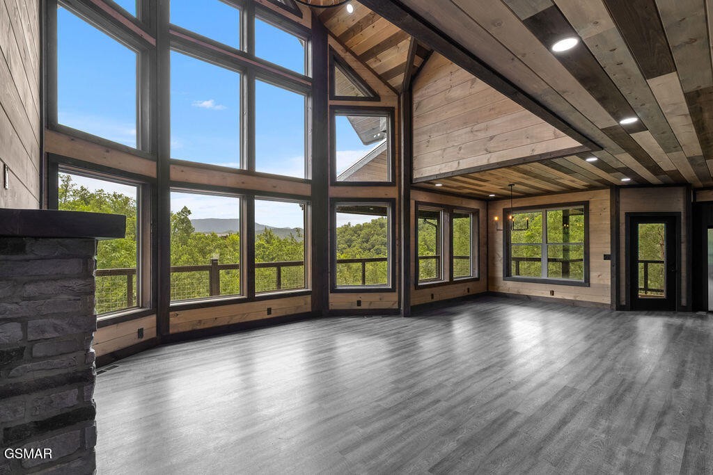3123 Laughing Pine Lane