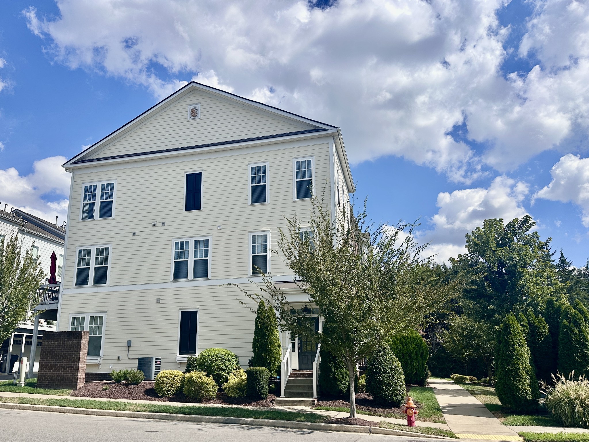 307 Kara Ln