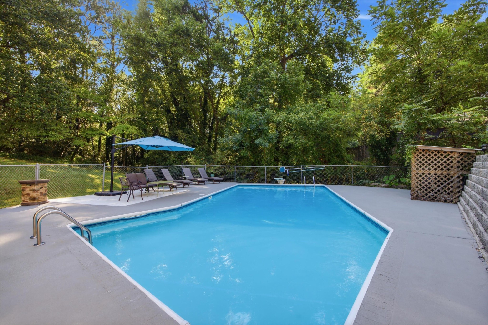 503 Loveman Lane