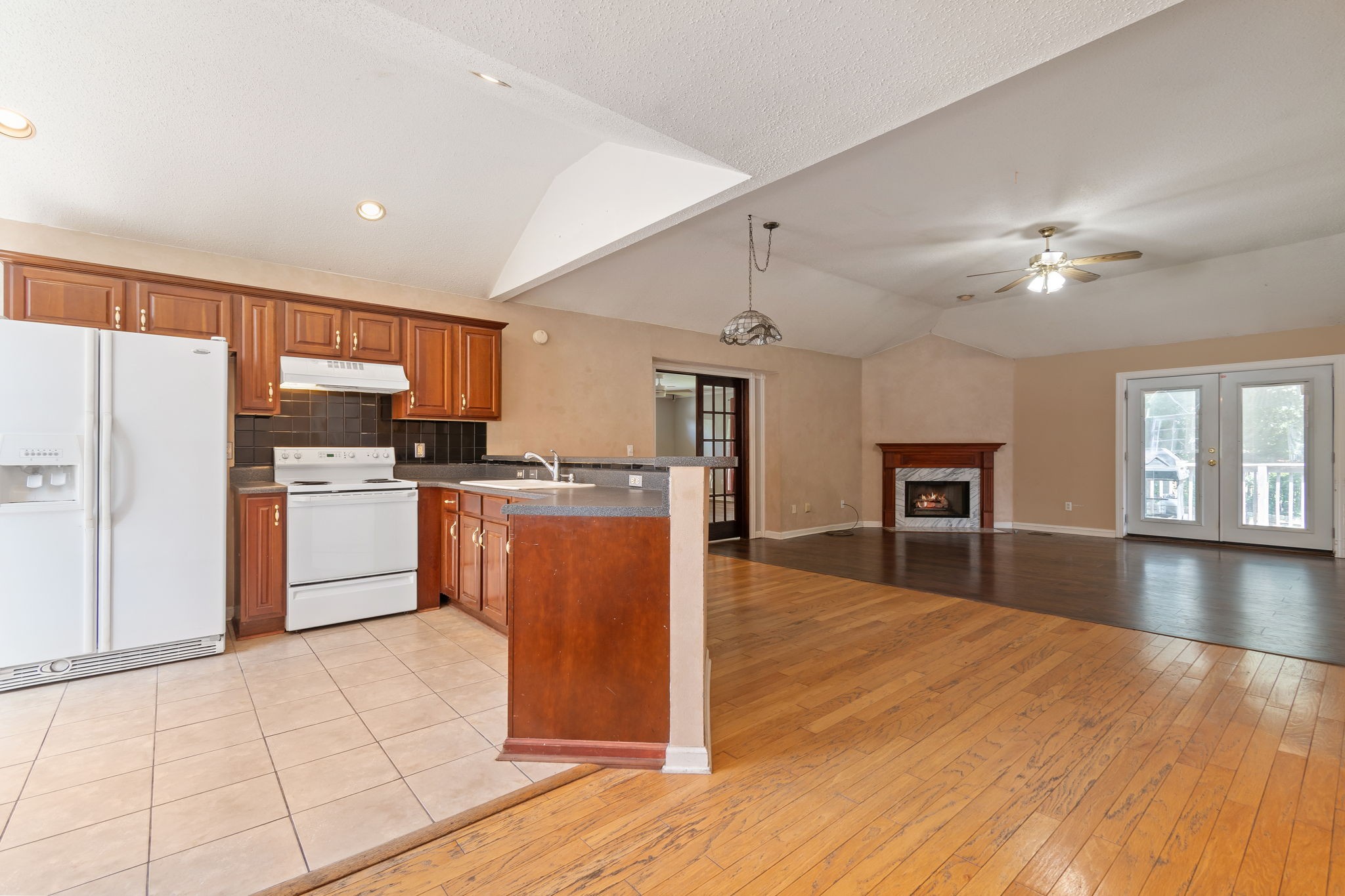 2261 Joann Dr